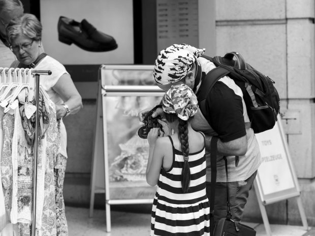 Street Photography - Face to Face - Role Model.