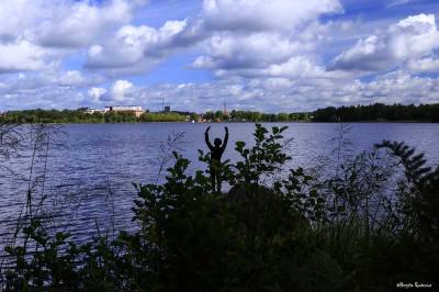 Staty vid Växjösjön i Växjö.
